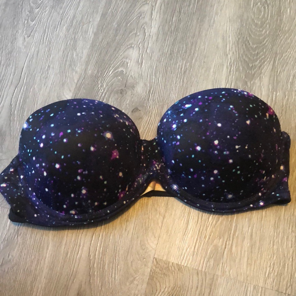 Pink strapless bra